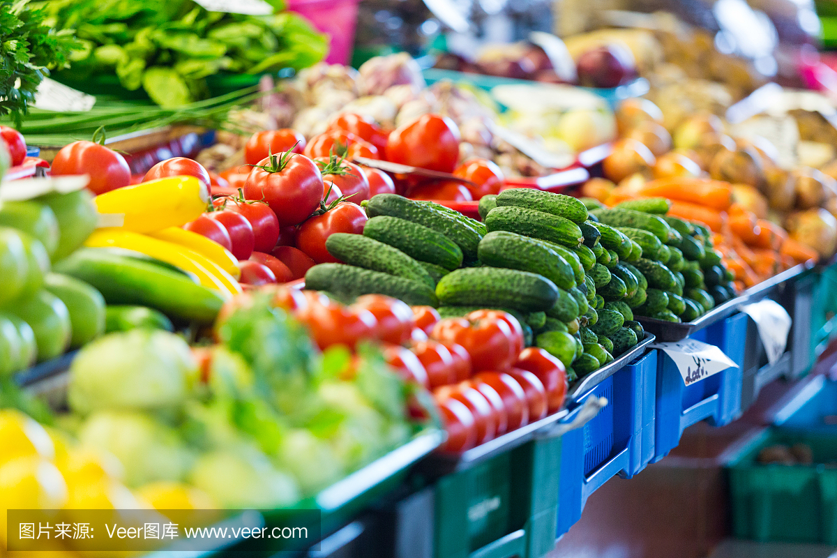 里加城市市场的水果和蔬菜